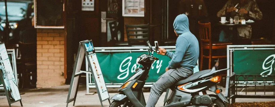 How to Implement Contactless Delivery – And Why You Should