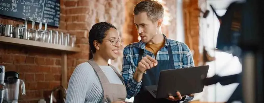 How to Create a Restaurant Training Manual for Your Team