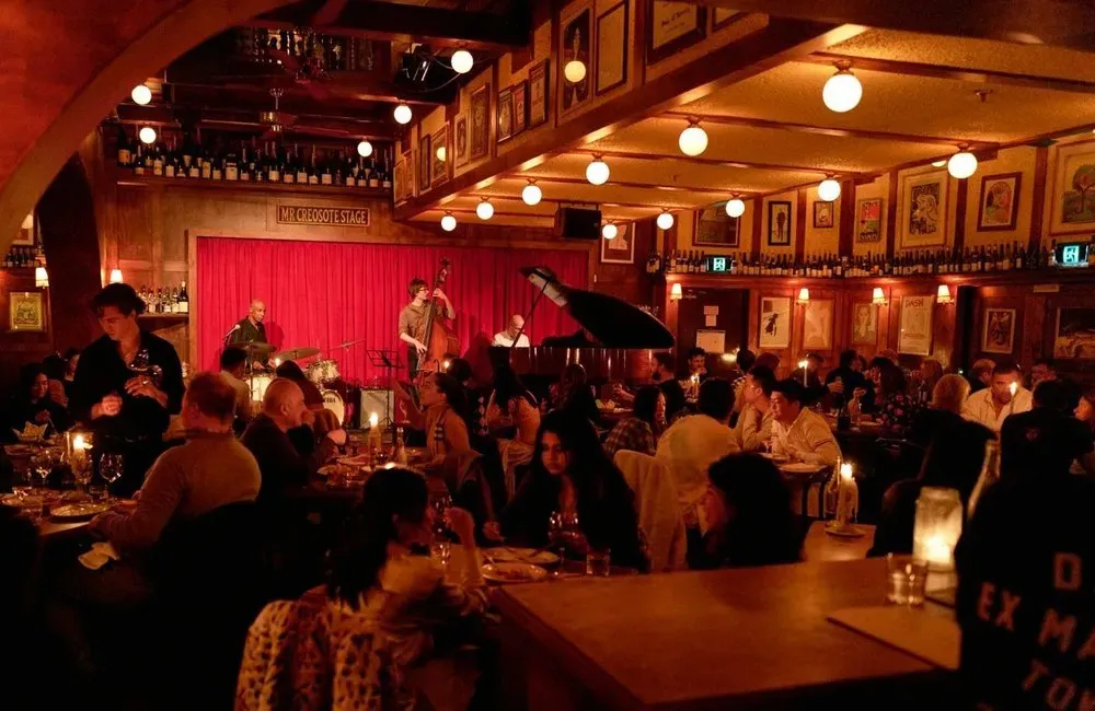 restaurant music