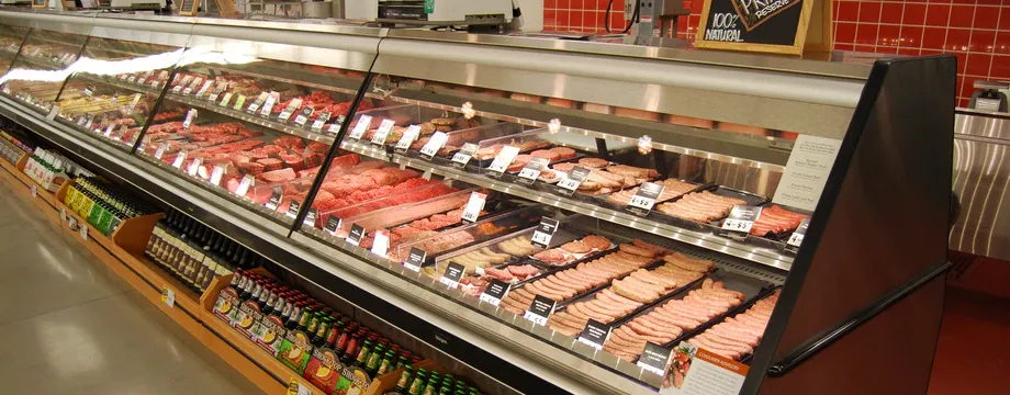 Refrigerated Deli Cases Review: Which Model is Right for Your Business?