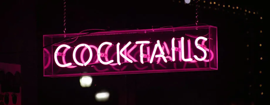 Restaurant Signs: How to  Make a Good Impression and Attract Customers