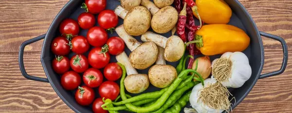 The Cook's Starter Kit: 10 Essential Pots and Pans