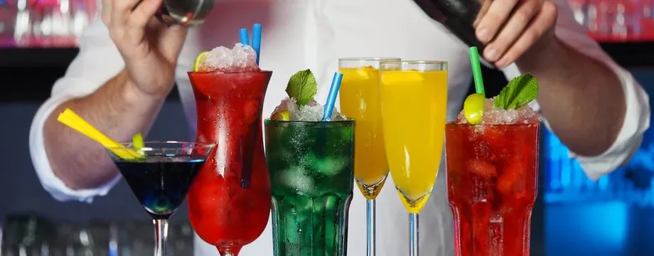 What Basic Cocktail Equipment Do Restaurants Need?