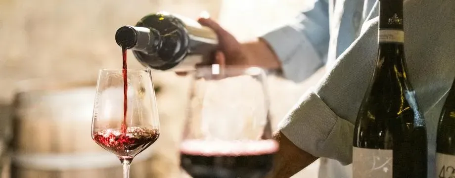 How to Hire a Sommelier: What to Look For & Qualifications