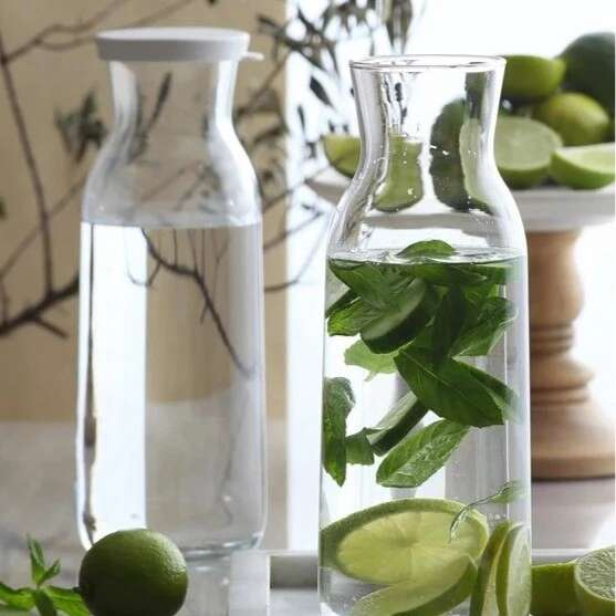 LAV FON886, 40 Oz Fonte Glass Carafe with White Lid