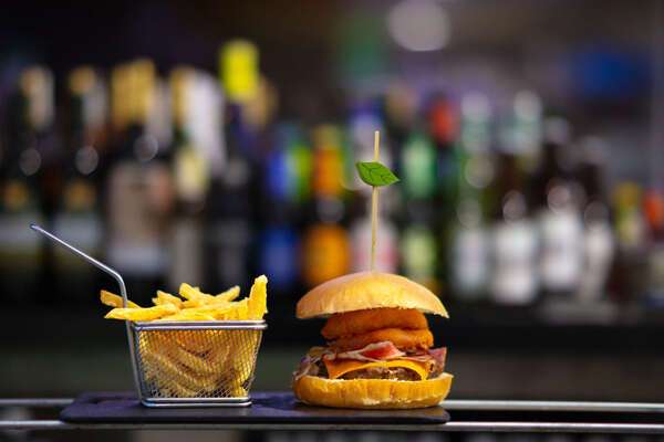 PacknWood 210BBLEAF12, 4.7-Inch Bamboo Skewers with Wooden Leaf, 1000/CS