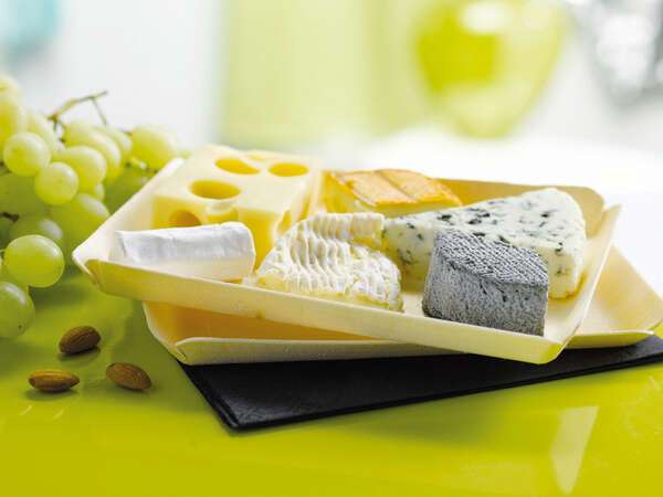 PacknWood 210BBT90, 9x4.5x1-Inch "Canada" Paper Lined Wooden Tray, 360/CS