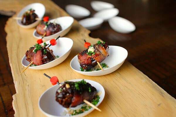 PacknWood 210BCHICEGG, 1 Oz "Bio n Chic" Egg Shaped White Sugarcane Dish, 300/CS