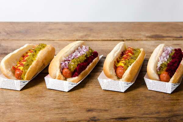 PacknWood 210CDOG, 7.1x1.55x0.75-Inch Hot Dog Holder Tray with Newspaper Print, 1000/CS