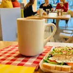 International Tableware 87241-01, 8.5 Oz Roma Ivory (American White) Rolled Edge Porcelain Toledo Mug, 36/CS