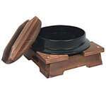 Thunder Group IRPA003, 40 Oz 6.375x3-inch Cast Iron Nabemono Noodle Bowl with Wooden Lid, EA